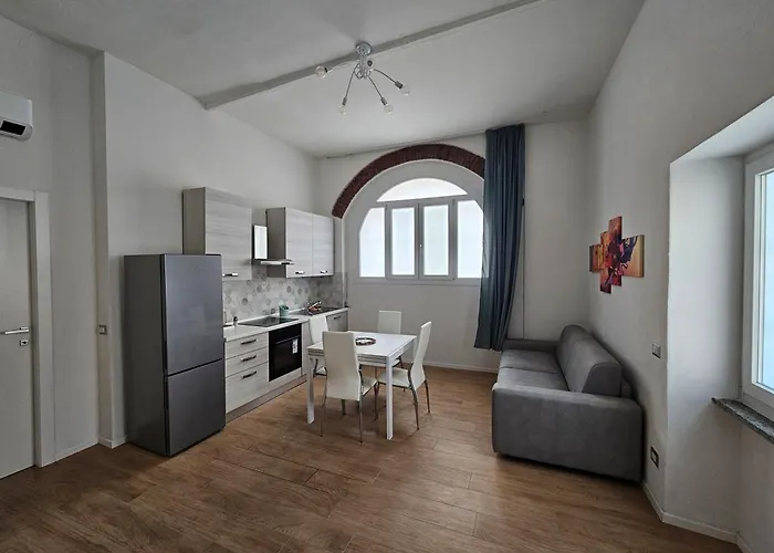 Navigli Stylish Apartment Underground Nearby For 4 Guests